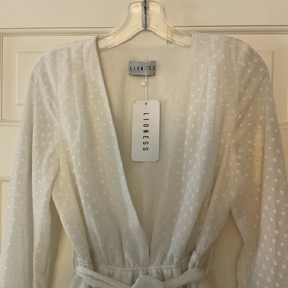 Lioness Legendary Lovers Plunge Dress White Swiss Dot Mini Tie Waist US 4 NWT - Picture 4 of 12